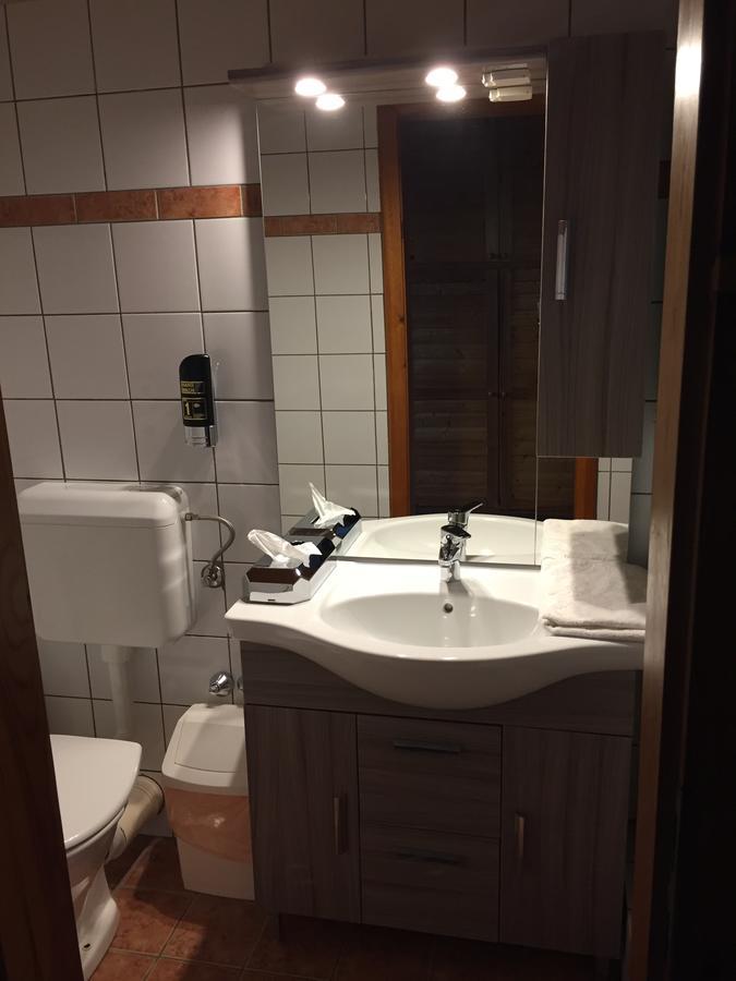 Kantar Fogado Es Etterem Vitnyéd Buitenkant foto